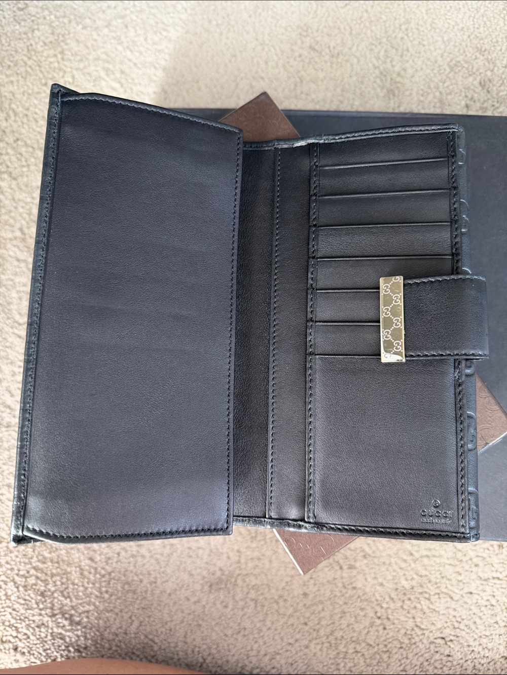 Gucci Black Embossed GG Leather Wallet - Picture 4 of 12